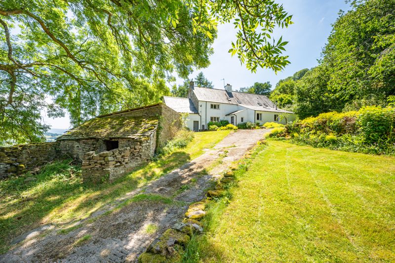 Front Elevation and Driveway- click for photo gallery